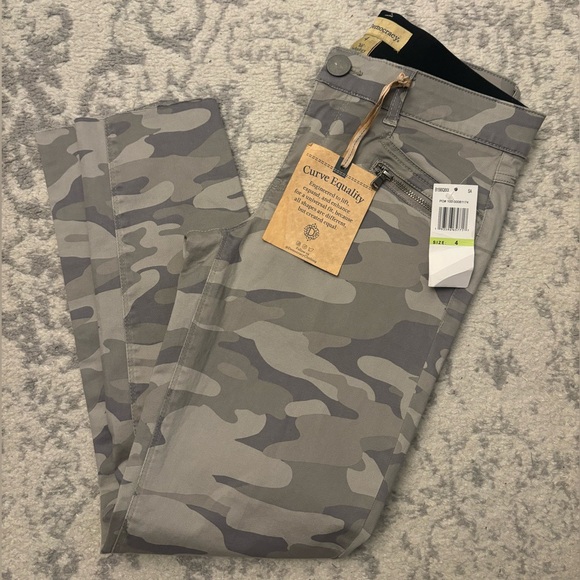 NWT Democracy Ab jeans, size 4 - Picture 7 of 9